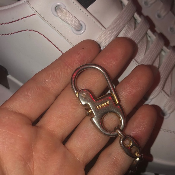 Gold Gucci keychain - Picture 2 of 3